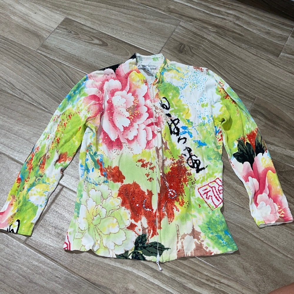 Floral zip up blouse